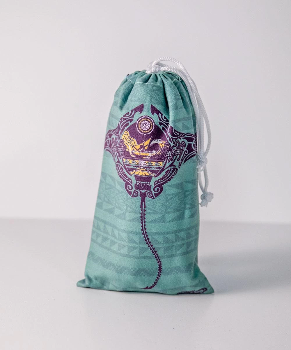 Maui Legend - Microfiber Beach Towel 4 Maui Legend - Microfiber Beach Towel - Image 2