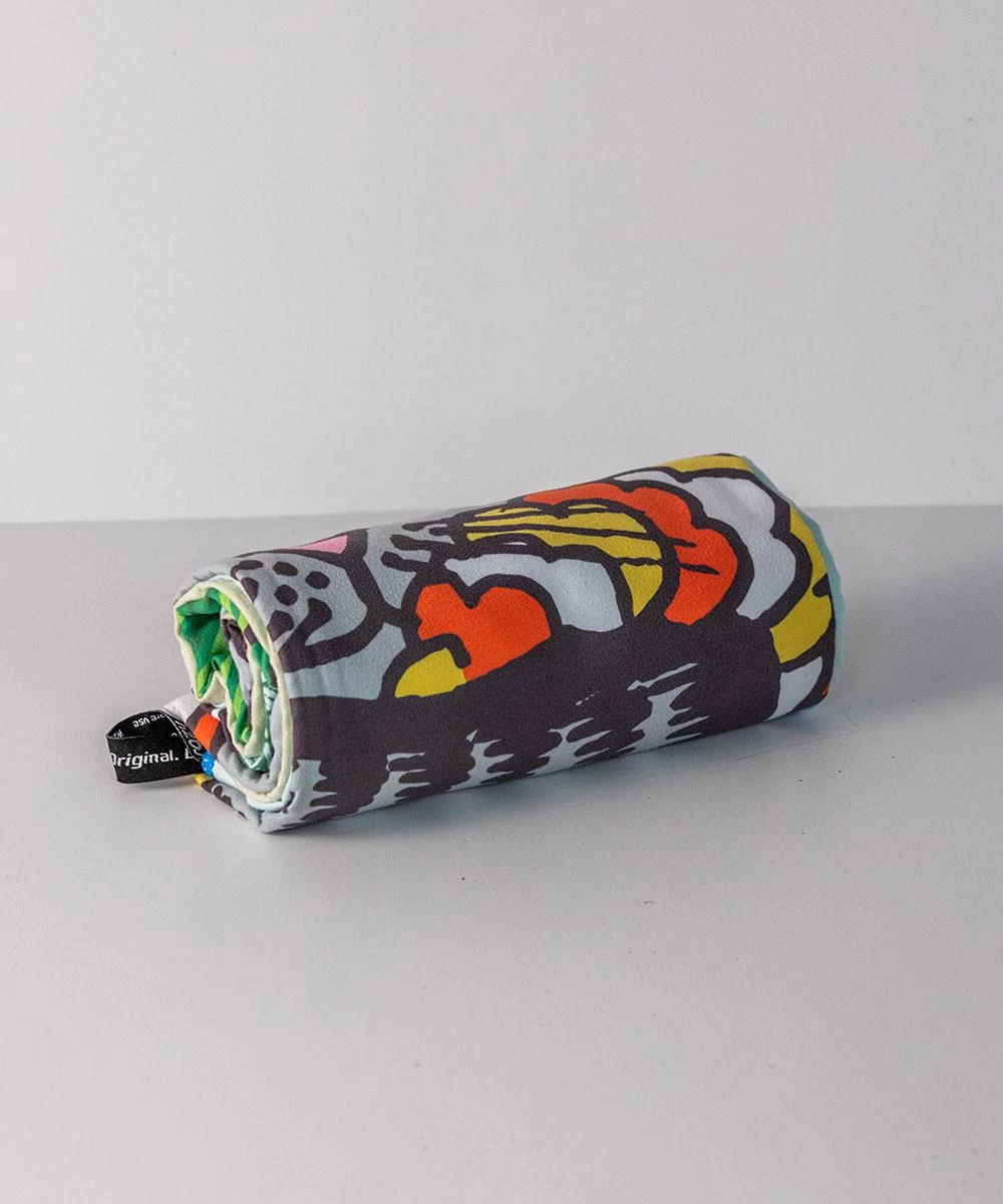 B. Kliban Hula Cat - Microfiber Beach Towel 5 B. Kliban Hula Cat - Microfiber Beach Towel - Image 3